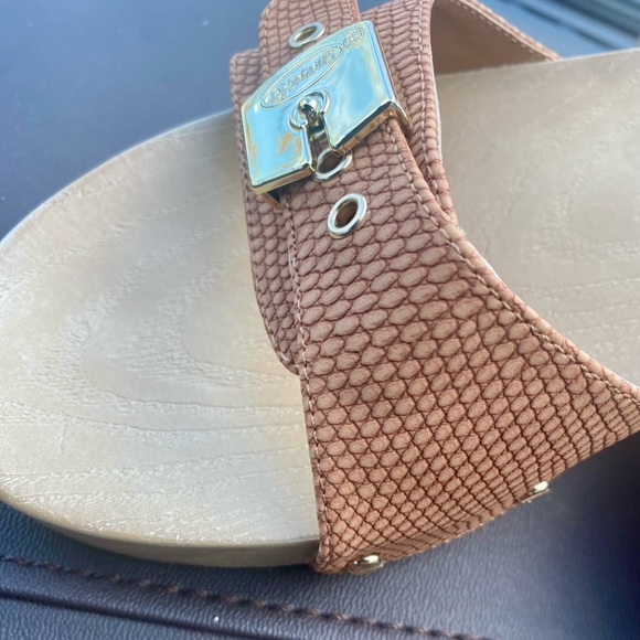 Dr. Scholl's Tan Textured Slide Sandals - Picture 4 of 8